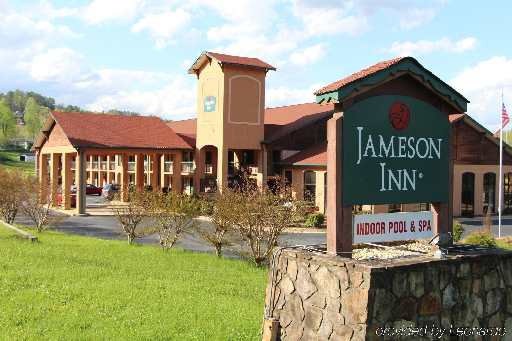 Econo Lodge Helen Bagian luar foto