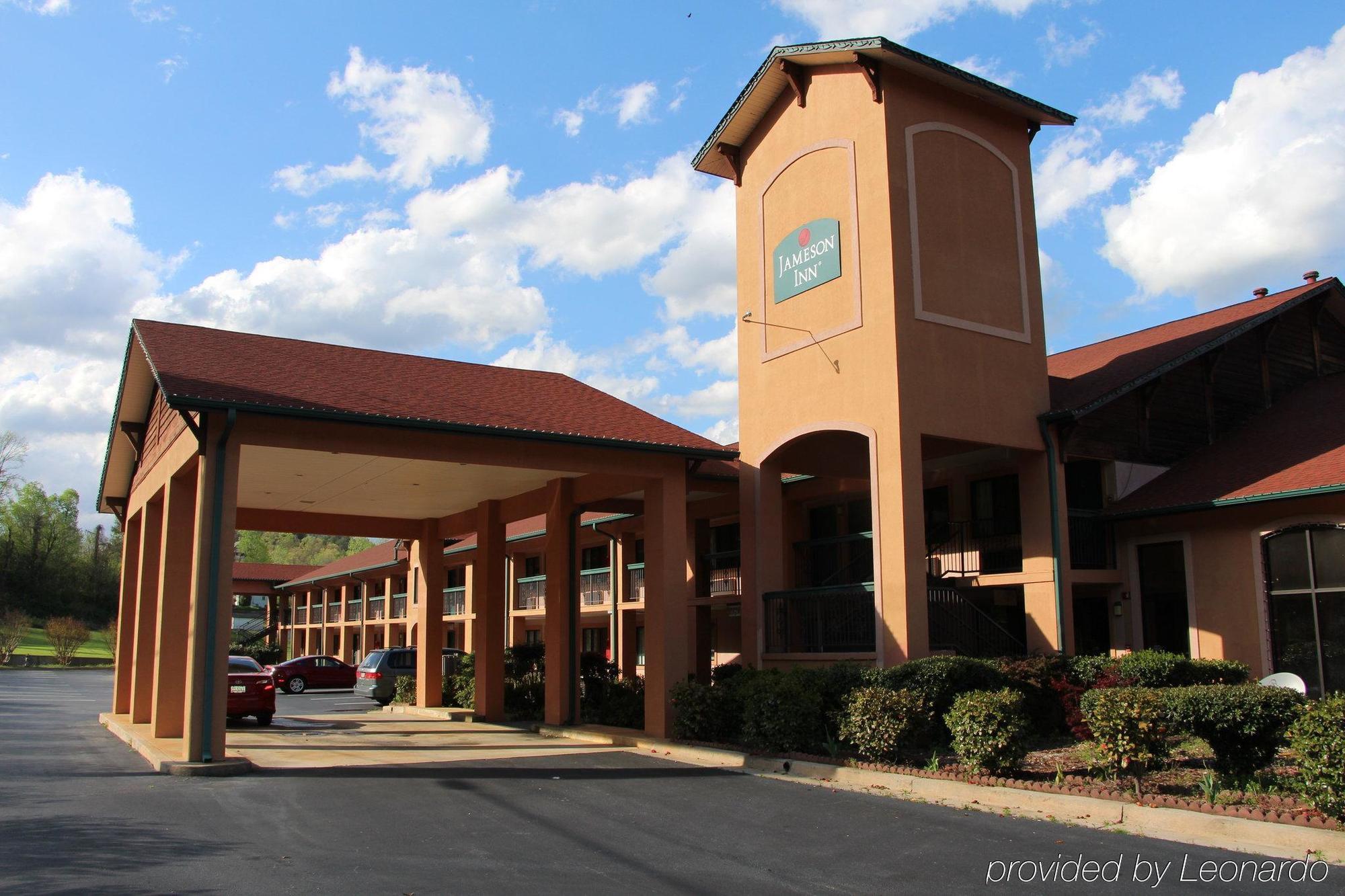 Econo Lodge Helen Bagian luar foto